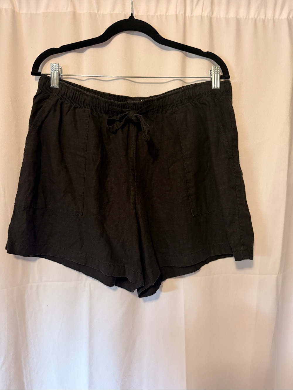 Women's Black Drawstring Linen-Blend Shorts